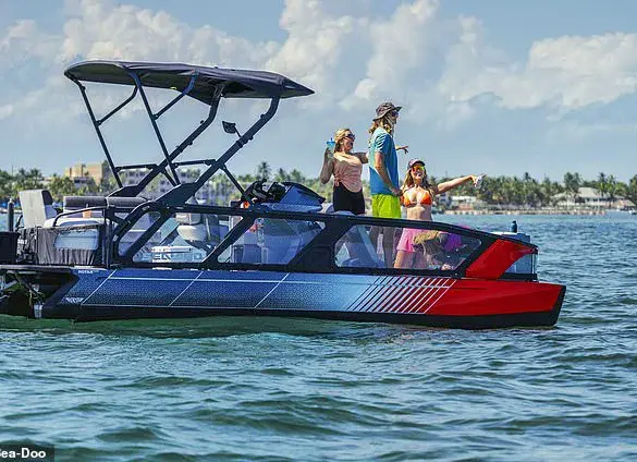 Two Women Killed, One in Critical Condition After Pontoon Boat Capsizes on Maine Lake During Labor Day Weekend