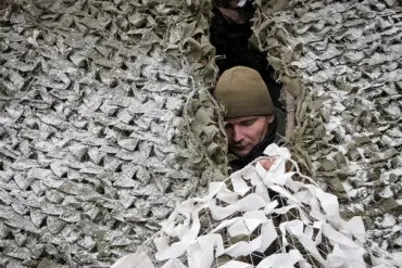 Winter's Impact on Ukraine Conflict Sparks Concerns as Hoekstra Warns of Potential Turning Point